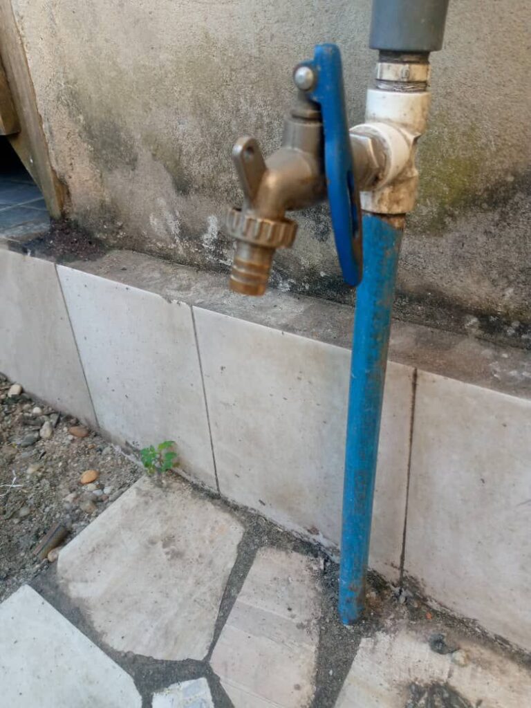img-20250611-wa00476551099534873954849-768x1024 Quand l’eau disparaît et l’insécurité monte : Kisangani à bout de souffle
