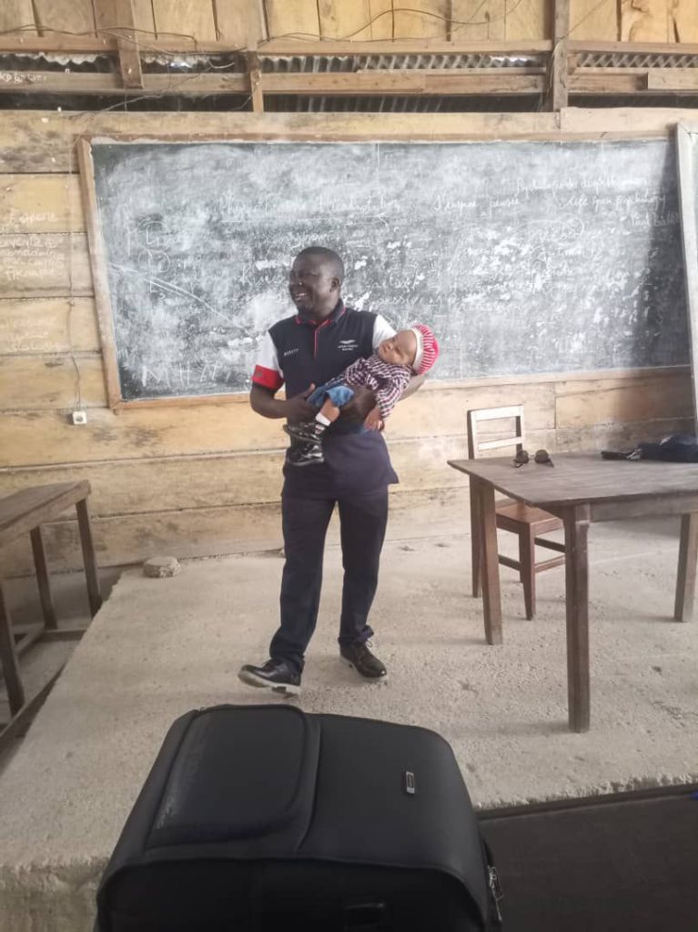img-20250721-wa02667498403719333622772-767x1024 ISTM-Kisangani :Un geste d'humanisme du prof G.T Kakumbi