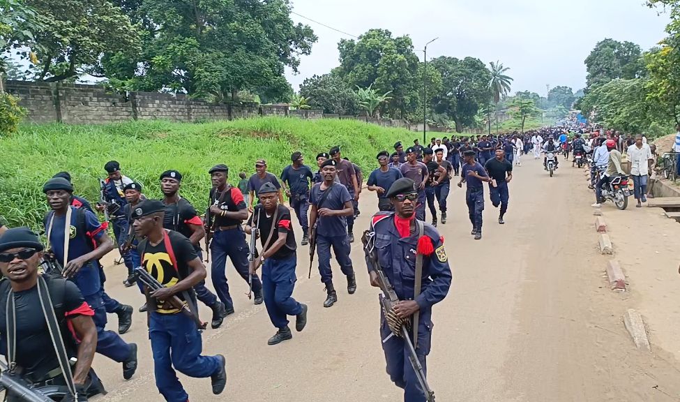 screenshot_20250726-2250171983017821339881935 Kisangani : la PNC renforce sa proximité à la population par un footing collectif