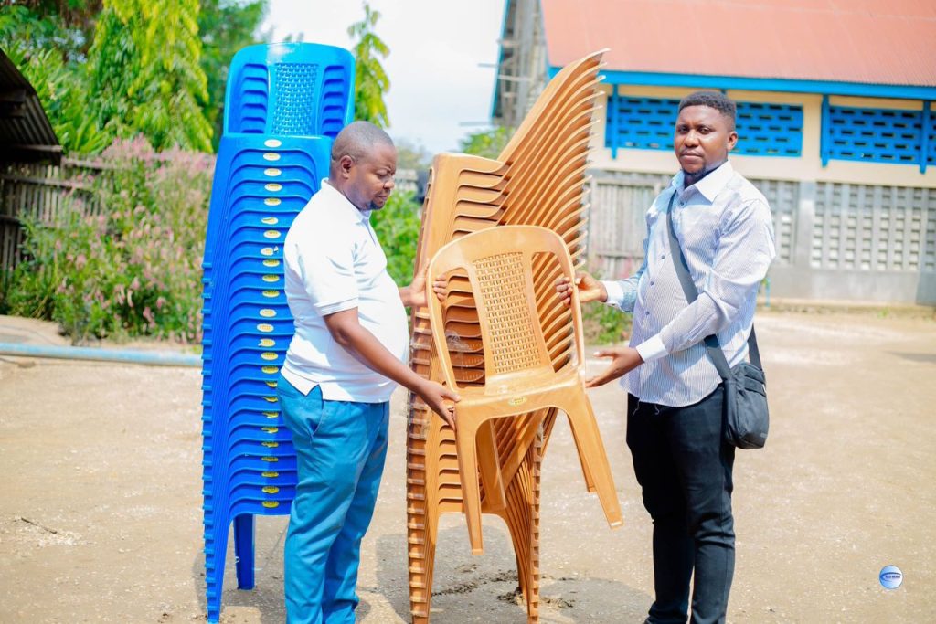 img-20250808-wa00305226319219347259383-1024x683 Kisangani : l'hon Fontaine MANGALA renforce les structures locales avec un appui matériel de taille