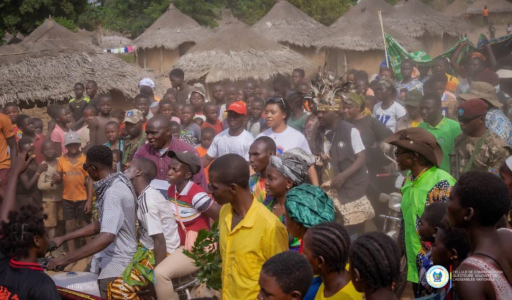 20260220_1026593074371473394482974-1024x600 Banda debout pour Grâce NEEMA PAININYE : un accueil qui en dit long.